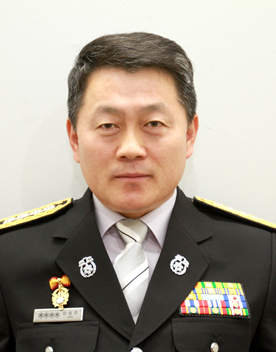 장용주 증명사진