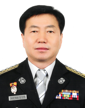김석용 증명사진