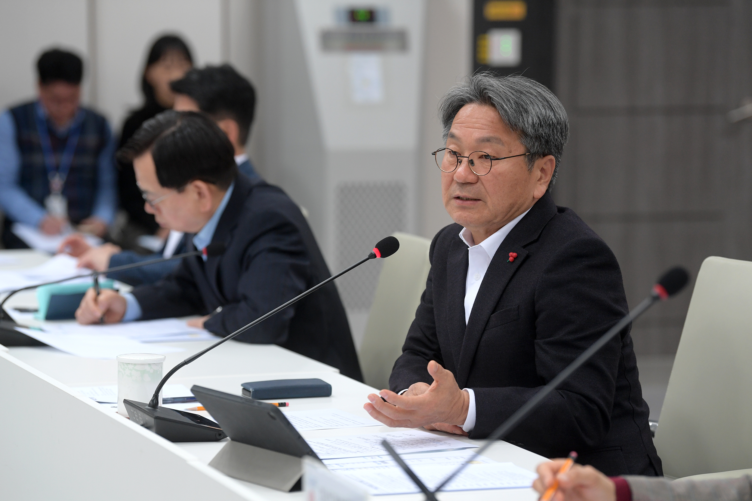 강기정 광주광역시장이 27일 오전 시청 중회의실에서 열린 확대간부회의를 주재하고 있다. /광주광역시 제공