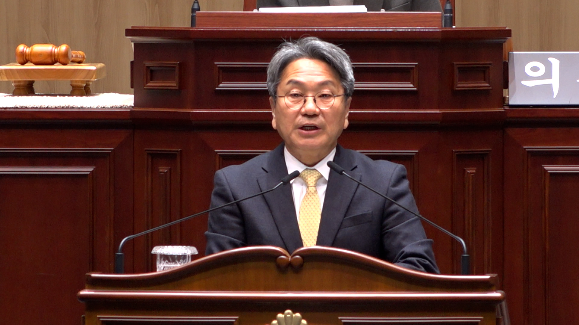강기정 광주광역시장이 26일 오전 시의회 본회의장에서 열린 제338회 제2차 정례회 제3차 본회의에 참석, 2026년도 광주광역시 일반 및 특별회계 세입‧세출예산안 제출에 따른 시정연설을 하고 있다. /광주광역시 제공