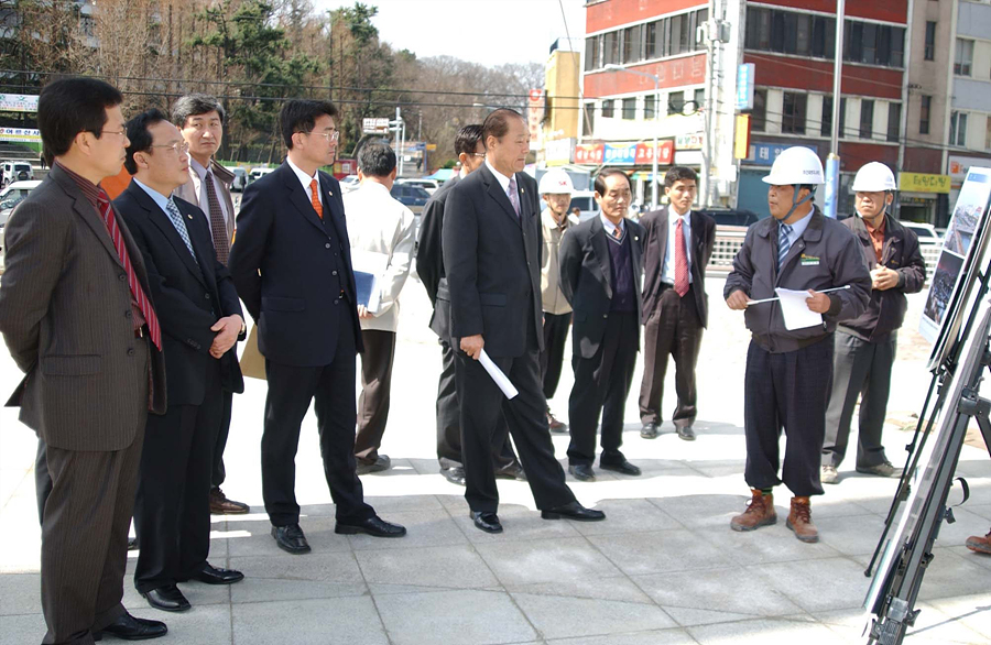 시의회 산업건설위원회 광주천 현장방문