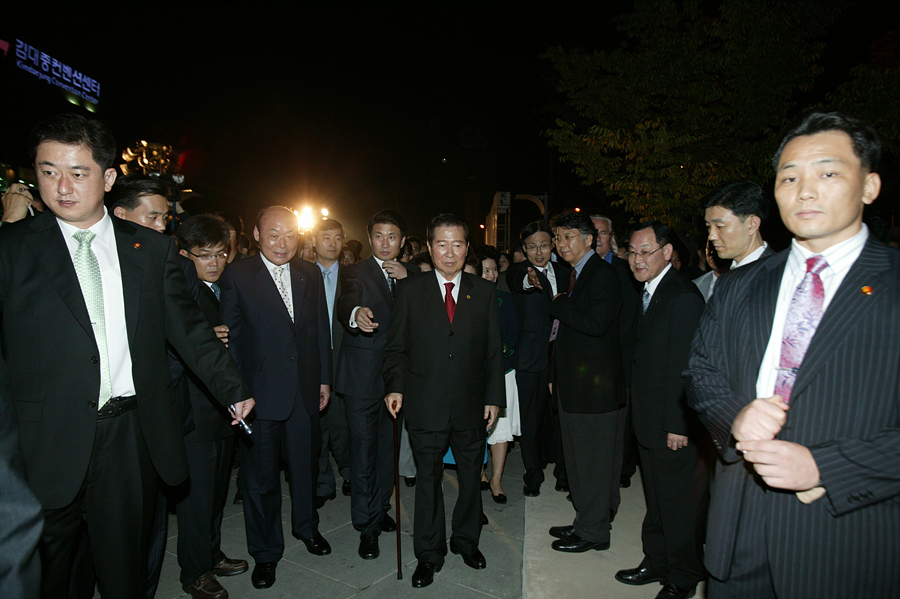 2007 광주디자인비엔날레 세계디자인평화기념조형물 점등식