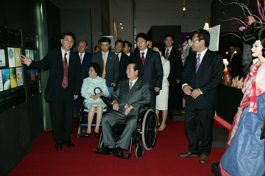 2007 광주디자인비엔날레 세계디자인평화기념조형물 점등식