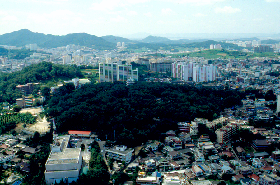 사직공원 전망대와 무등산